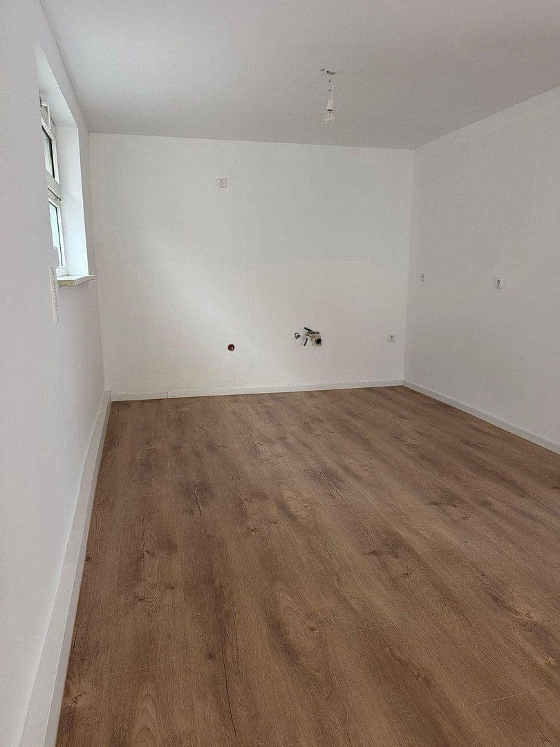 Predaj domu 130 m², pozemek 510 m², Kleinfischlingen, Porýnie-Falcko Predaj domu 130 m², pozemek 510 m², Kleinfischlingen, Porýnie-Falcko