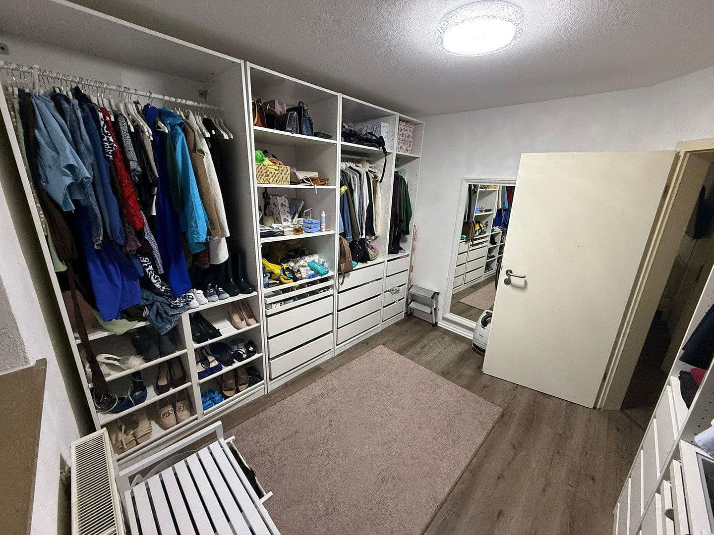 Prenájom bytu 3-izbový 99 m², Hechingen, Bádensko-Wurttembersko Prenájom bytu 3-izbový 99 m², Hechingen, Bádensko-Wurttembersko