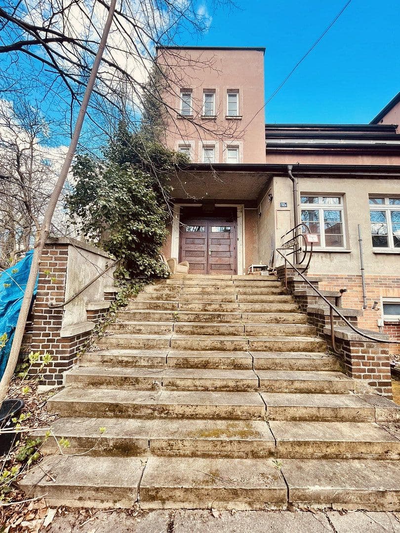 Predaj domu 600 m², pozemek 559 m², Mühlweg 12, Halle, Sasko-Anhaltsko Predaj domu 600 m², pozemek 559 m², Mühlweg 12, Halle, Sasko-Anhaltsko