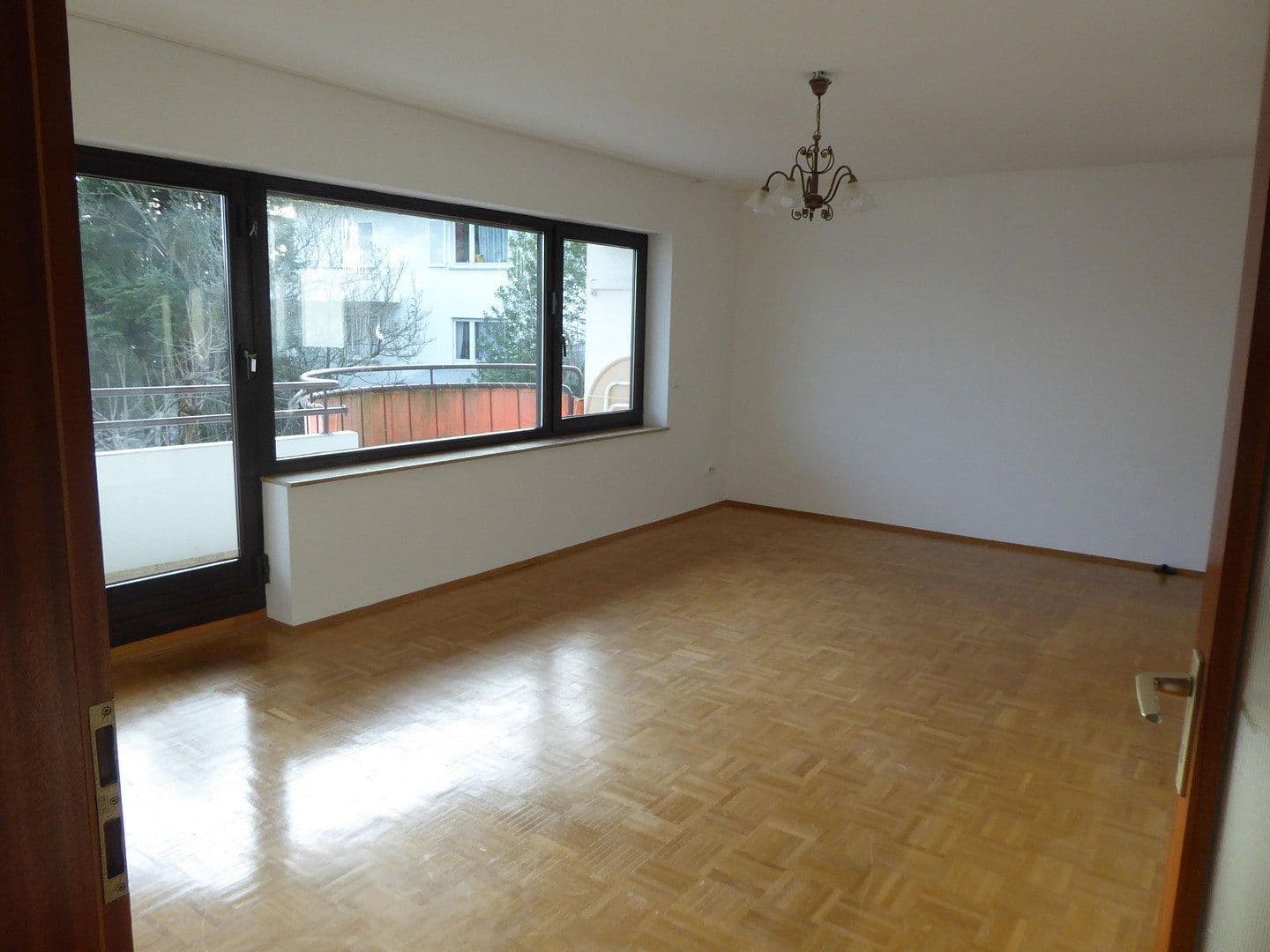 Prenájom bytu 3-izbový 90 m², Lange Str. 10, Pforzheim, Bádensko-Wurttembersko Prenájom bytu 3-izbový 90 m², Lange Str. 10, Pforzheim, Bádensko-Wurttembersko