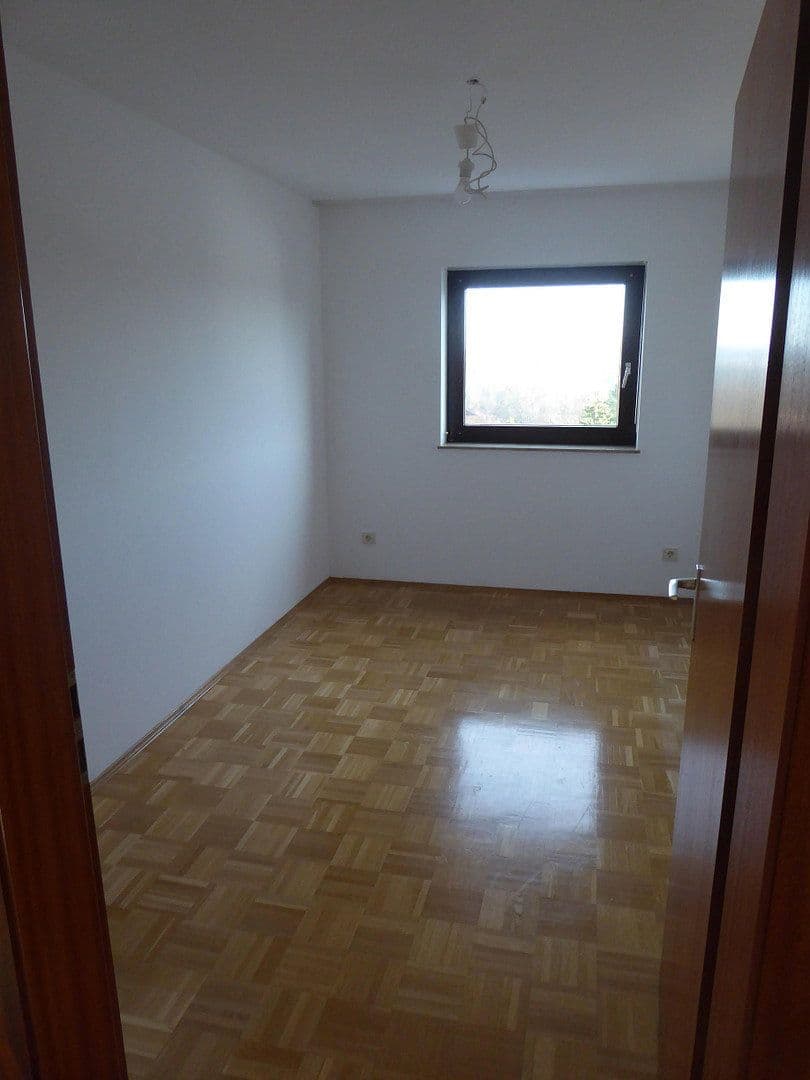 Prenájom bytu 3-izbový 90 m², Lange Str. 10, Pforzheim, Bádensko-Wurttembersko Prenájom bytu 3-izbový 90 m², Lange Str. 10, Pforzheim, Bádensko-Wurttembersko