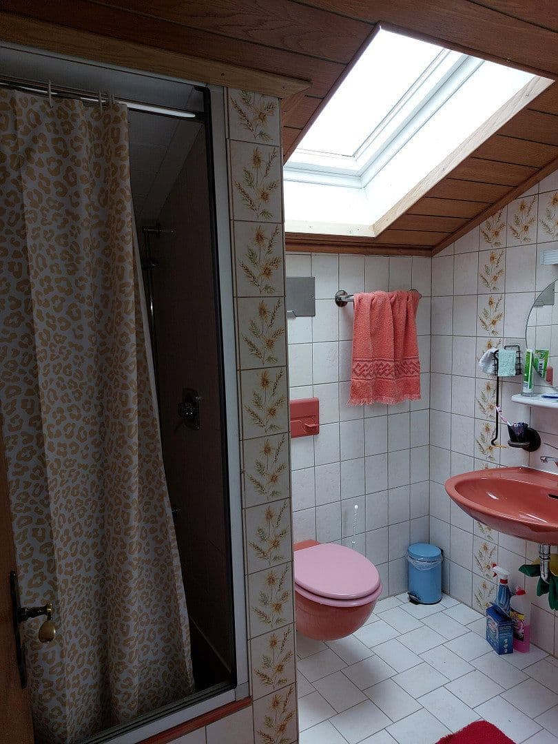 Prenájom bytu 2-izbový 80 m², Maulbronn, Bádensko-Wurttembersko Prenájom bytu 2-izbový 80 m², Maulbronn, Bádensko-Wurttembersko