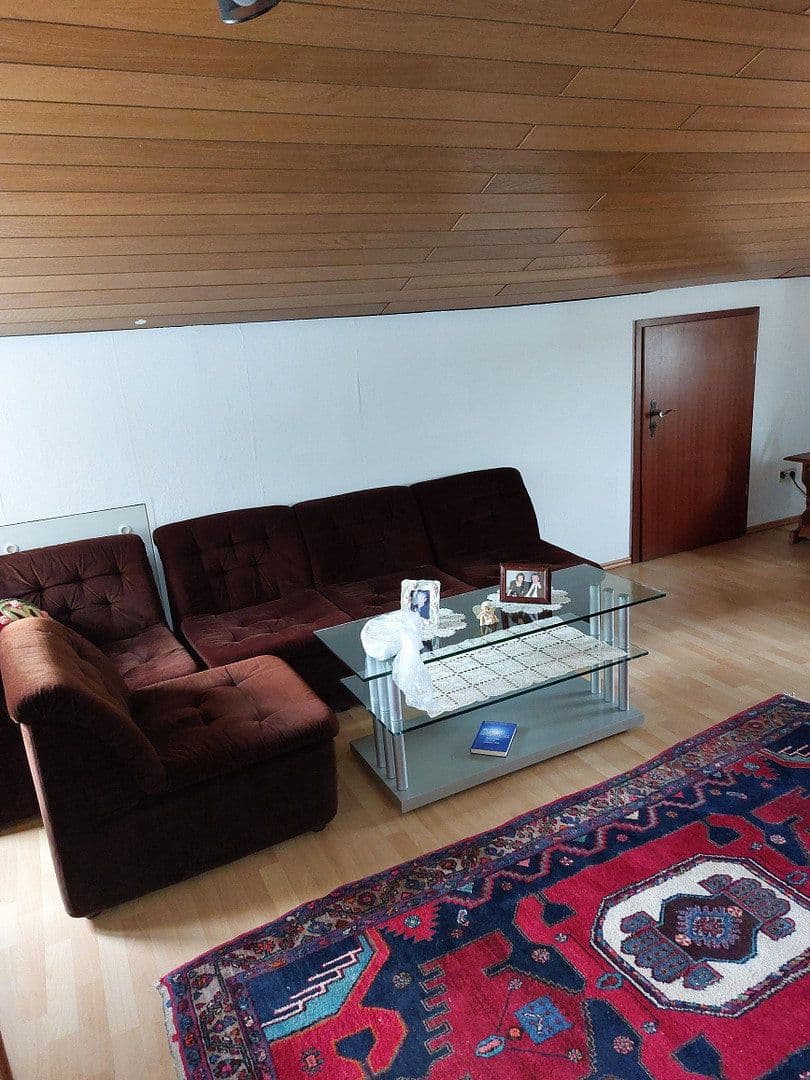 Prenájom bytu 2-izbový 80 m², Maulbronn, Bádensko-Wurttembersko Prenájom bytu 2-izbový 80 m², Maulbronn, Bádensko-Wurttembersko