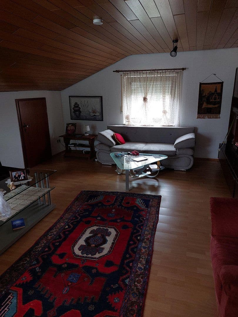 Prenájom bytu 2-izbový 80 m², Maulbronn, Bádensko-Wurttembersko Prenájom bytu 2-izbový 80 m², Maulbronn, Bádensko-Wurttembersko