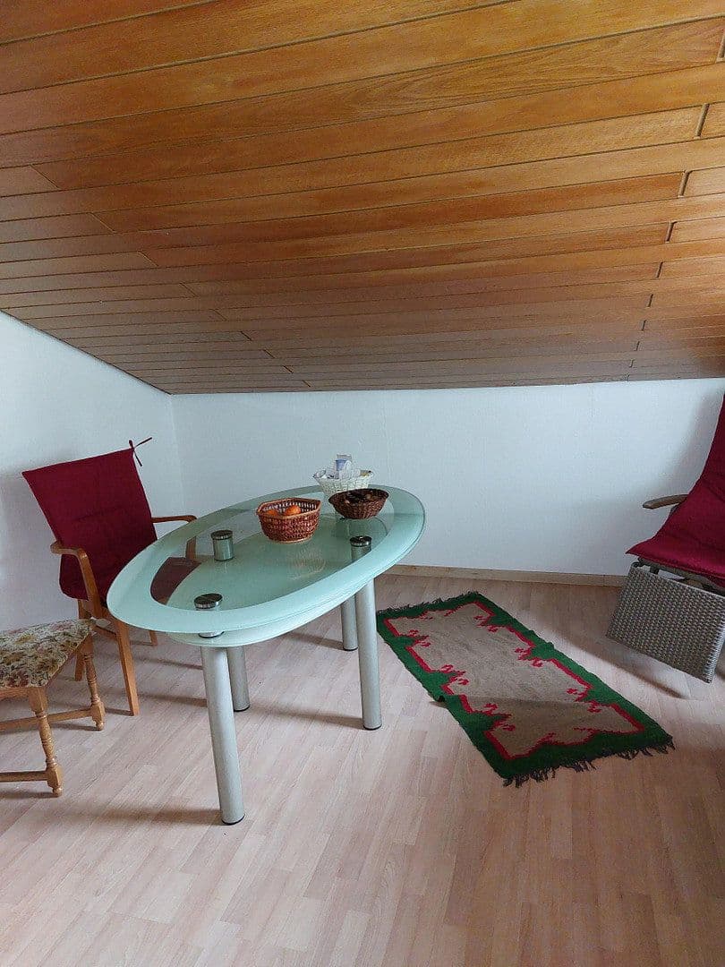 Prenájom bytu 2-izbový 80 m², Maulbronn, Bádensko-Wurttembersko Prenájom bytu 2-izbový 80 m², Maulbronn, Bádensko-Wurttembersko