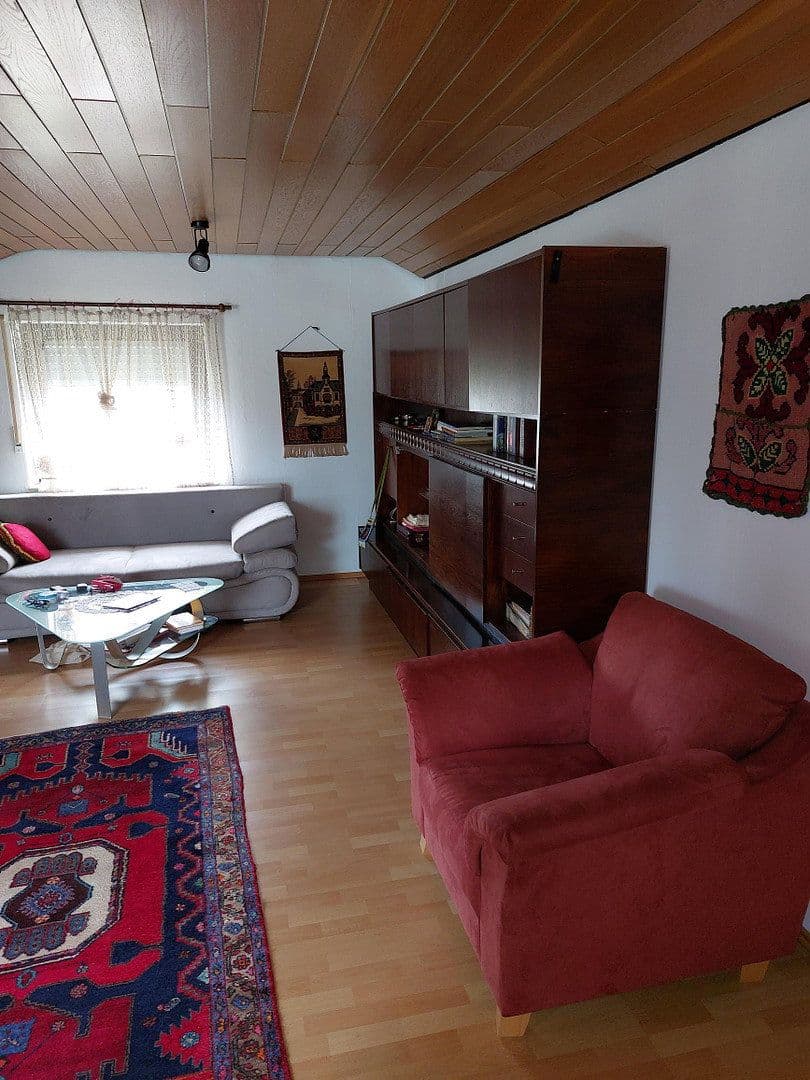 Prenájom bytu 2-izbový 80 m², Maulbronn, Bádensko-Wurttembersko Prenájom bytu 2-izbový 80 m², Maulbronn, Bádensko-Wurttembersko