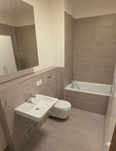 Predaj bytu 2-izbový 48 m², Berlin, Berlín Predaj bytu 2-izbový 48 m², Berlin, Berlín