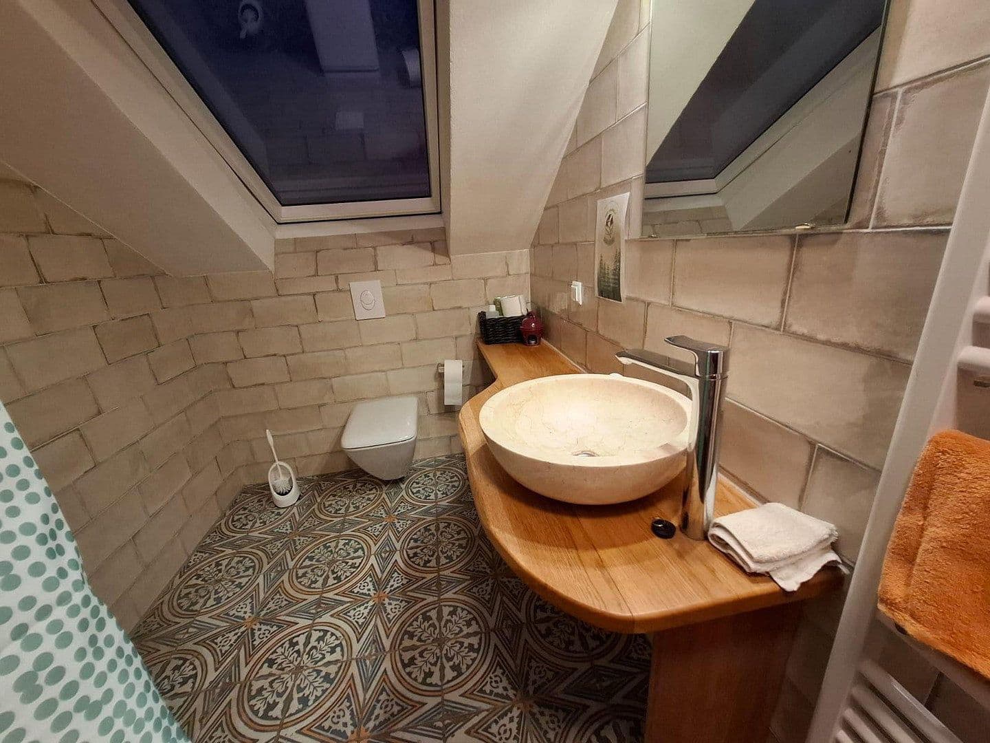 Predaj domu 685 m², pozemek 3.296 m², Gartenstraße 15, Flammersfeld, Porýnie-Falcko Predaj domu 685 m², pozemek 3.296 m², Gartenstraße 15, Flammersfeld, Porýnie-Falcko