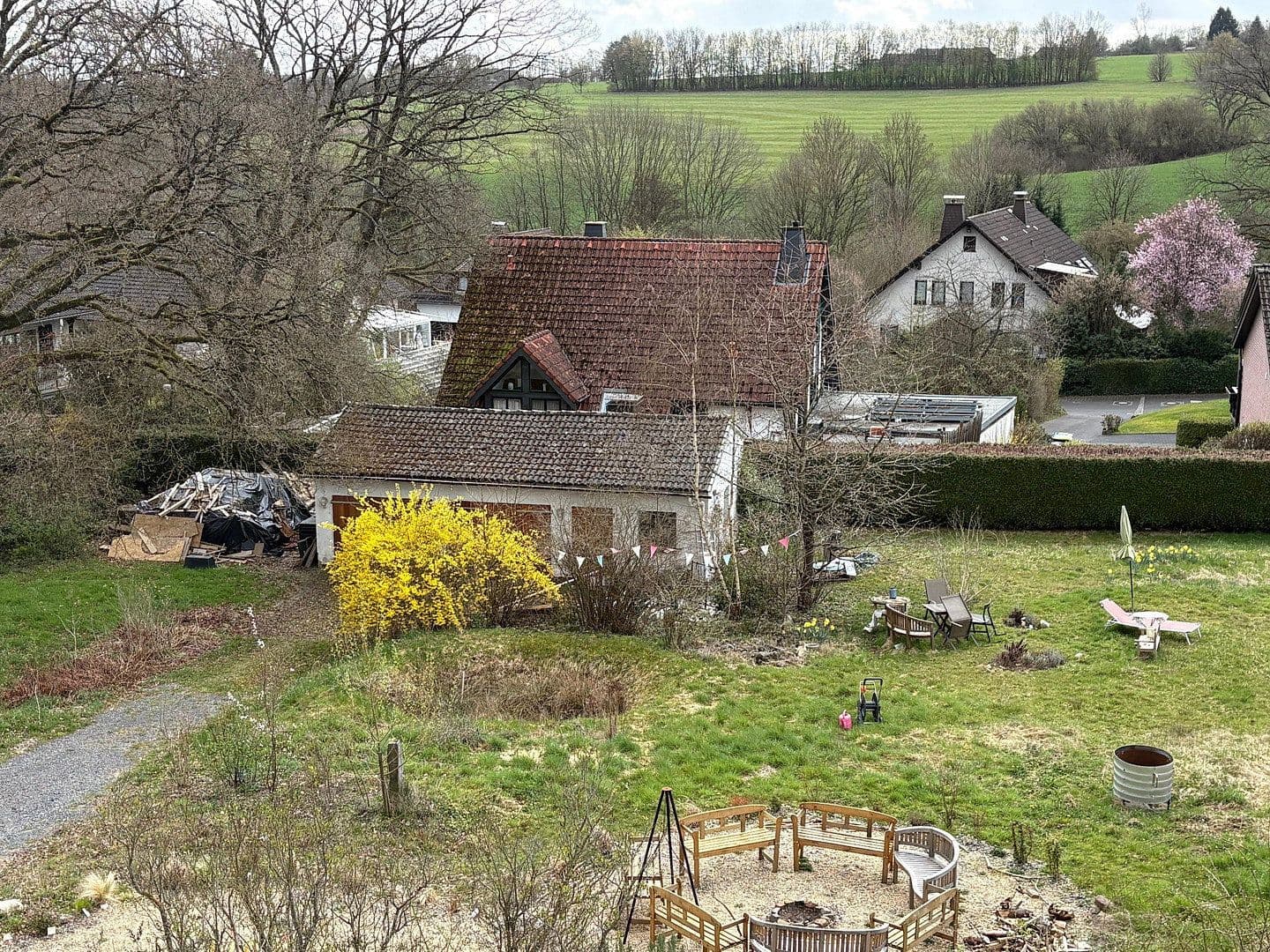 Predaj domu 685 m², pozemek 3.296 m², Gartenstraße 15, Flammersfeld, Porýnie-Falcko Predaj domu 685 m², pozemek 3.296 m², Gartenstraße 15, Flammersfeld, Porýnie-Falcko