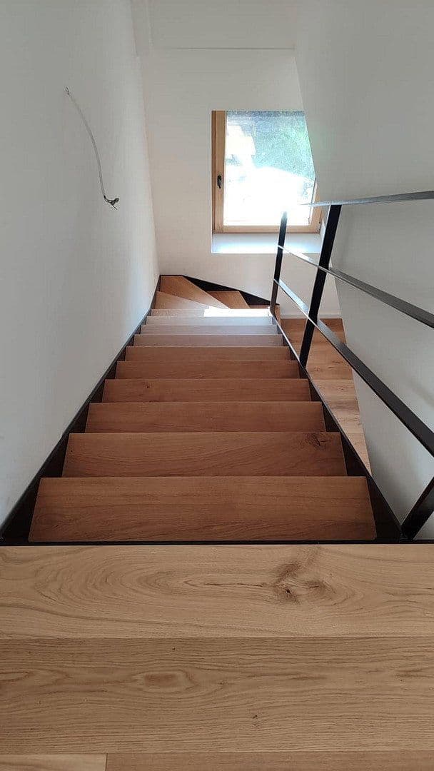 Prenájom domu 154 m², pozemek 1.000 m², Münsing, Bavorsko Prenájom domu 154 m², pozemek 1.000 m², Münsing, Bavorsko