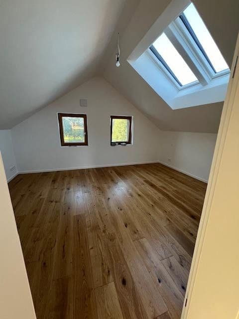 Prenájom domu 154 m², pozemek 1.000 m², Münsing, Bavorsko Prenájom domu 154 m², pozemek 1.000 m², Münsing, Bavorsko