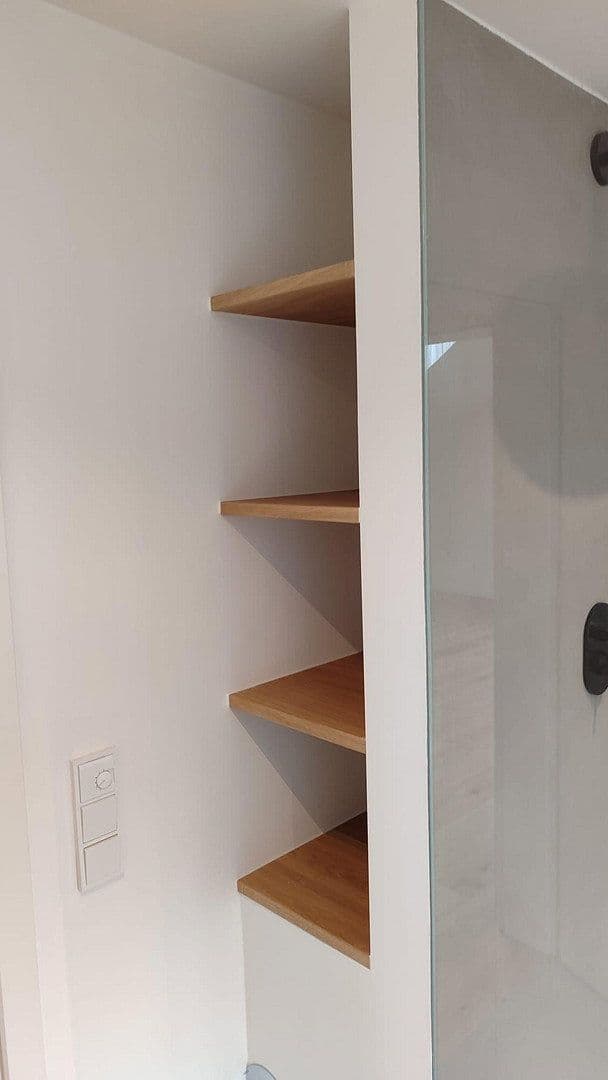 Prenájom domu 154 m², pozemek 1.000 m², Münsing, Bavorsko Prenájom domu 154 m², pozemek 1.000 m², Münsing, Bavorsko