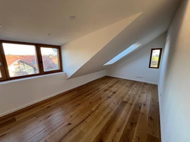 Prenájom domu 154 m², pozemek 1.000 m², Münsing, Bavorsko Prenájom domu 154 m², pozemek 1.000 m², Münsing, Bavorsko