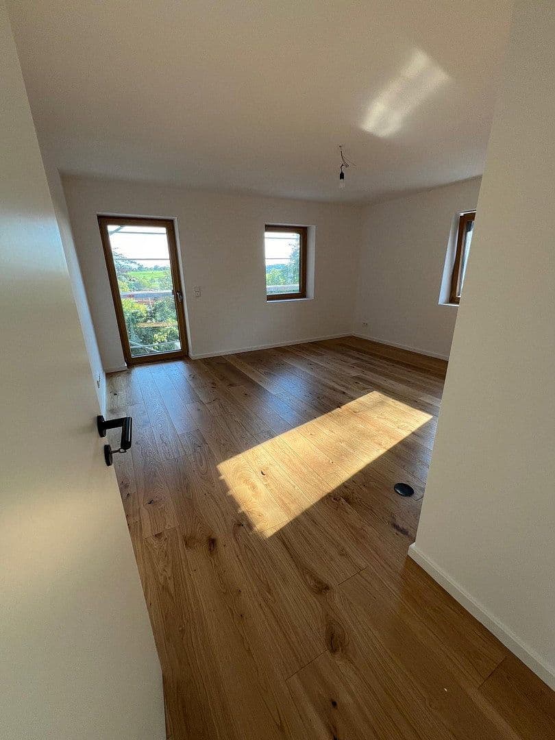 Prenájom domu 154 m², pozemek 1.000 m², Münsing, Bavorsko Prenájom domu 154 m², pozemek 1.000 m², Münsing, Bavorsko