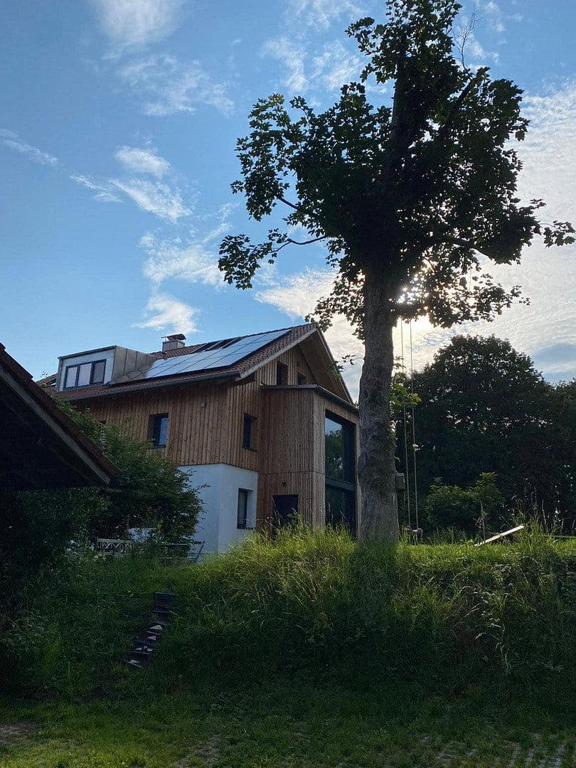 Prenájom domu 154 m², pozemek 1.000 m², Münsing, Bavorsko Prenájom domu 154 m², pozemek 1.000 m², Münsing, Bavorsko