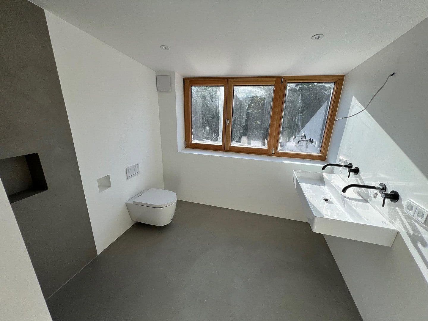 Prenájom domu 154 m², pozemek 1.000 m², Münsing, Bavorsko Prenájom domu 154 m², pozemek 1.000 m², Münsing, Bavorsko