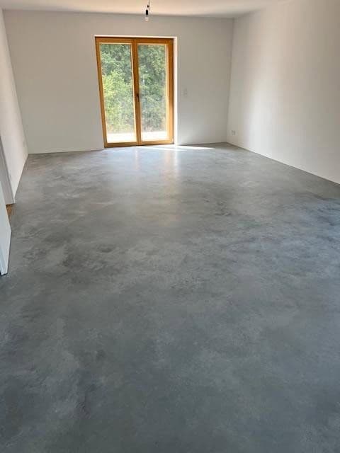 Prenájom domu 154 m², pozemek 1.000 m², Münsing, Bavorsko Prenájom domu 154 m², pozemek 1.000 m², Münsing, Bavorsko