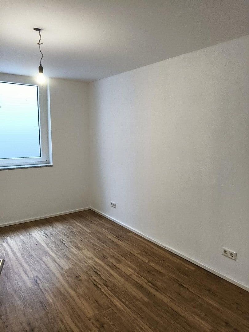 Prenájom kancelárie 45 m², Georg-Huber-Str. 12, Zorneding, Ortsteil Pöring, Bavorsko Prenájom kancelárie 45 m², Georg-Huber-Str. 12, Zorneding, Ortsteil Pöring, Bavorsko