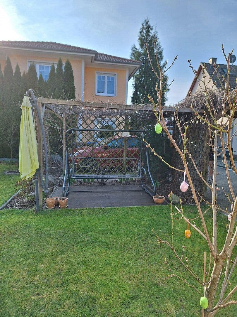 Prenájom domu 144 m², pozemek 500 m², Berlin, Berlín Prenájom domu 144 m², pozemek 500 m², Berlin, Berlín