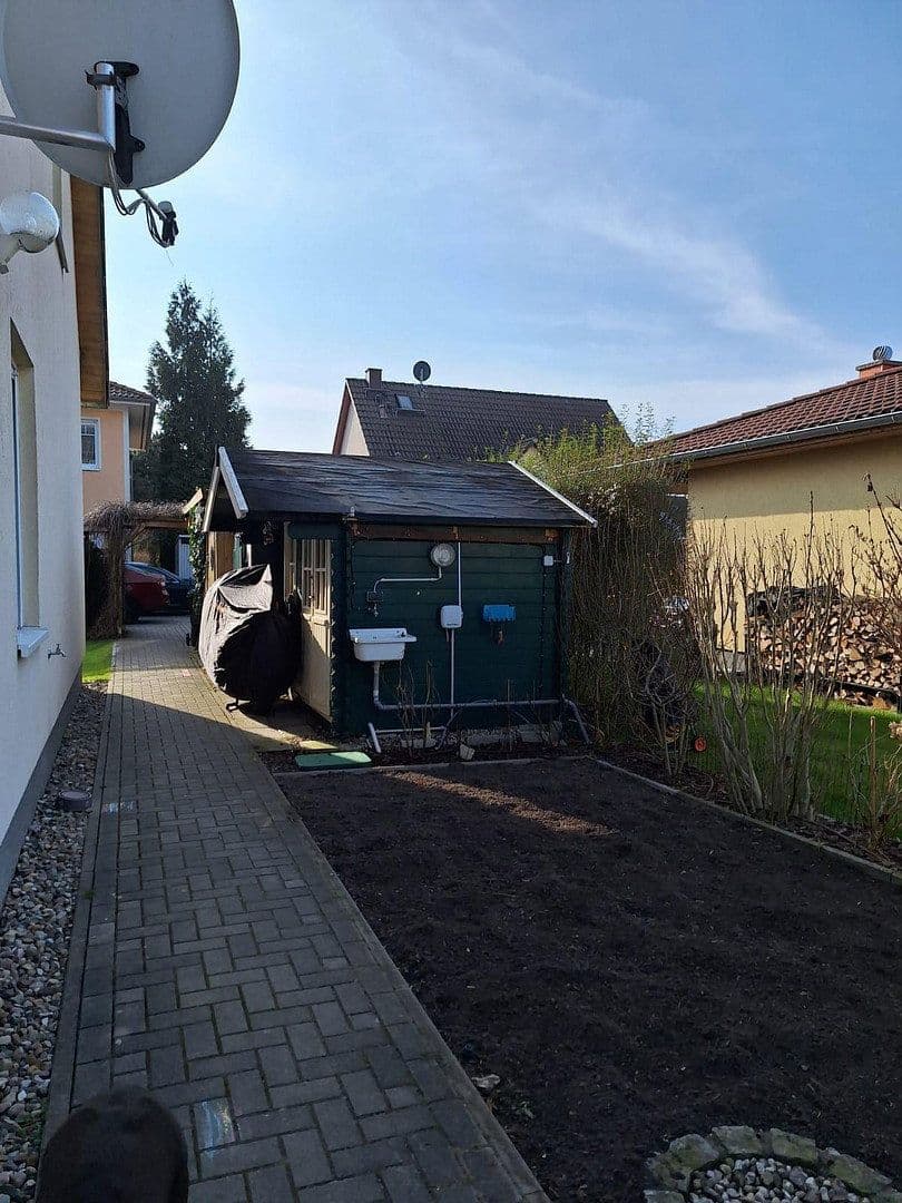 Prenájom domu 144 m², pozemek 500 m², Berlin, Berlín Prenájom domu 144 m², pozemek 500 m², Berlin, Berlín