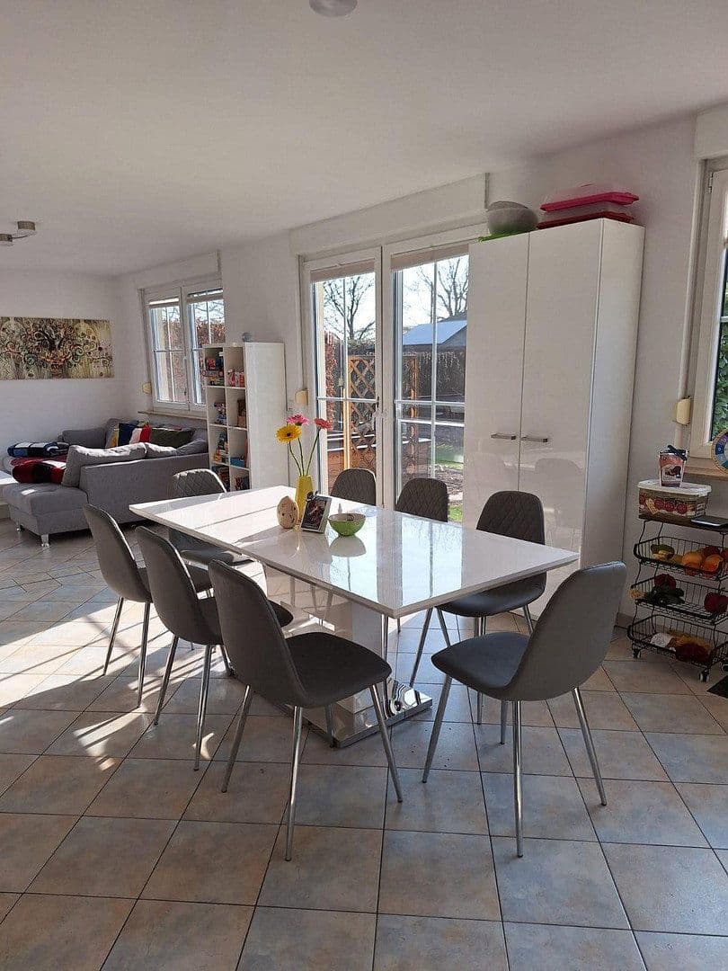 Prenájom domu 144 m², pozemek 500 m², Berlin, Berlín Prenájom domu 144 m², pozemek 500 m², Berlin, Berlín