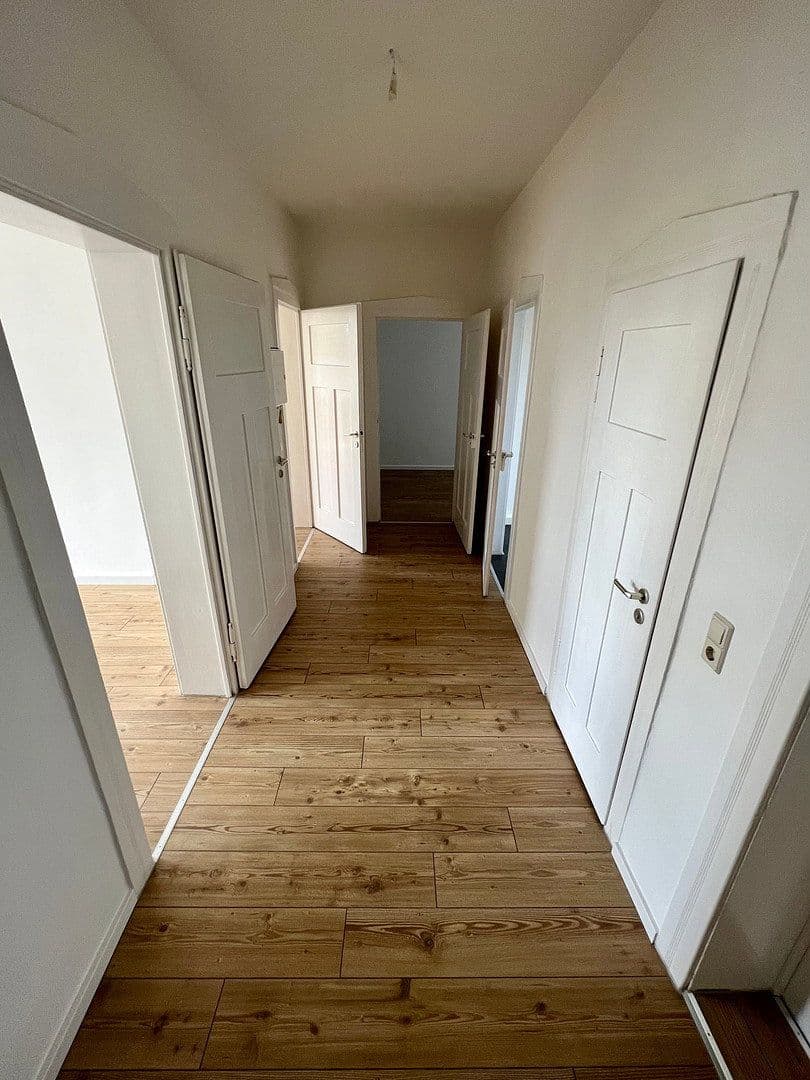 Prenájom bytu 3-izbový 78 m², Ernst-Thälmann-Straße 17, Hainichen, Sasko Prenájom bytu 3-izbový 78 m², Ernst-Thälmann-Straße 17, Hainichen, Sasko