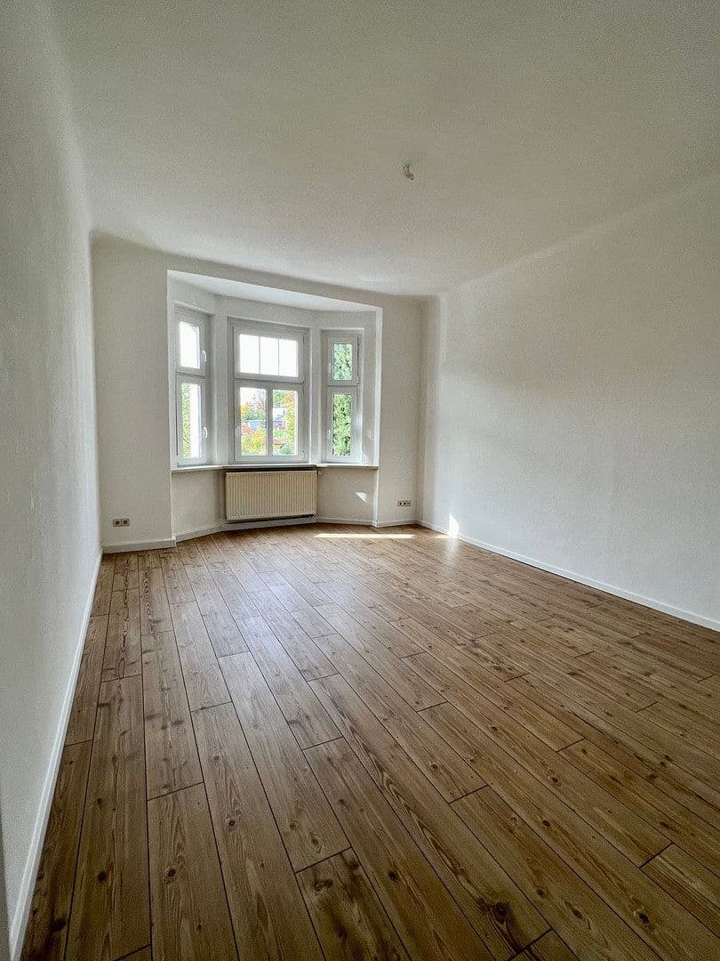 Prenájom bytu 3-izbový 78 m², Ernst-Thälmann-Straße 17, Hainichen, Sasko Prenájom bytu 3-izbový 78 m², Ernst-Thälmann-Straße 17, Hainichen, Sasko