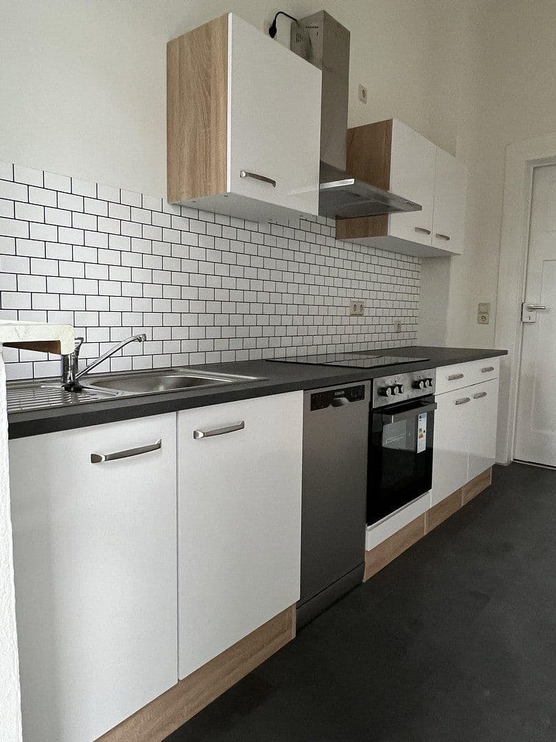 Prenájom bytu 3-izbový 78 m², Ernst-Thälmann-Straße 17, Hainichen, Sasko Prenájom bytu 3-izbový 78 m², Ernst-Thälmann-Straße 17, Hainichen, Sasko