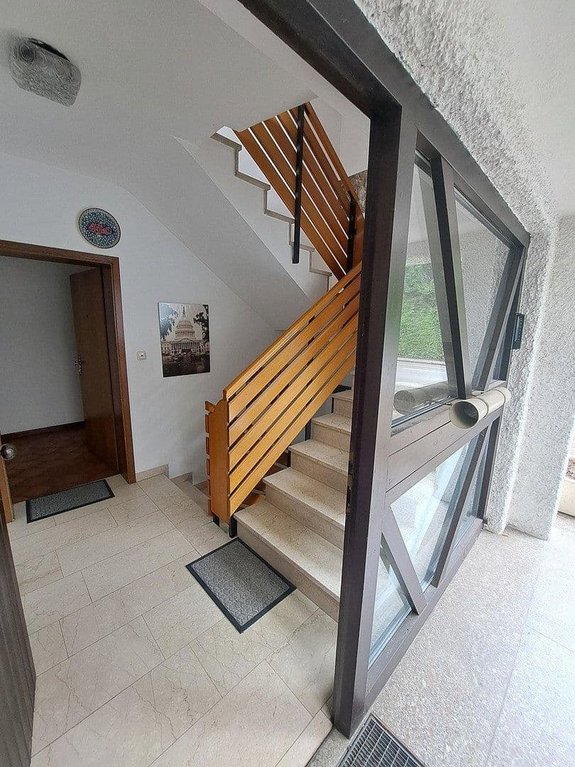 Predaj domu 226 m², pozemek 527 m², Zehntfeldstr. 270, München, Bavorsko Predaj domu 226 m², pozemek 527 m², Zehntfeldstr. 270, München, Bavorsko