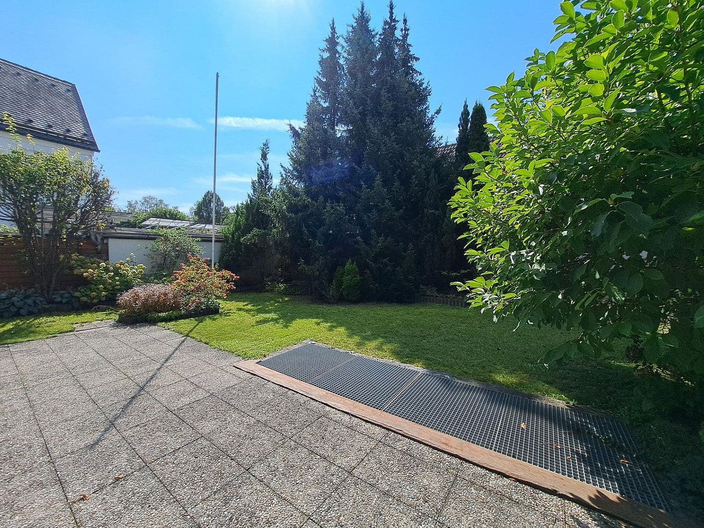 Predaj domu 226 m², pozemek 527 m², Zehntfeldstr. 270, München, Bavorsko Predaj domu 226 m², pozemek 527 m², Zehntfeldstr. 270, München, Bavorsko