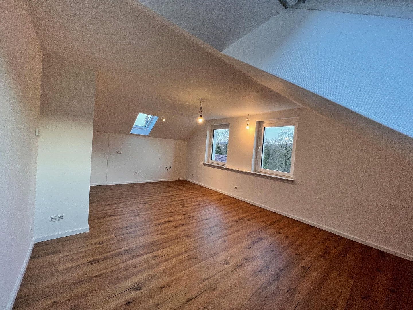 Prenájom domu 230 m², pozemek 600 m², Haller Weg 65a, Bielefeld, Severné Porýnie - Westfálsko Prenájom domu 230 m², pozemek 600 m², Haller Weg 65a, Bielefeld, Severné Porýnie - Westfálsko