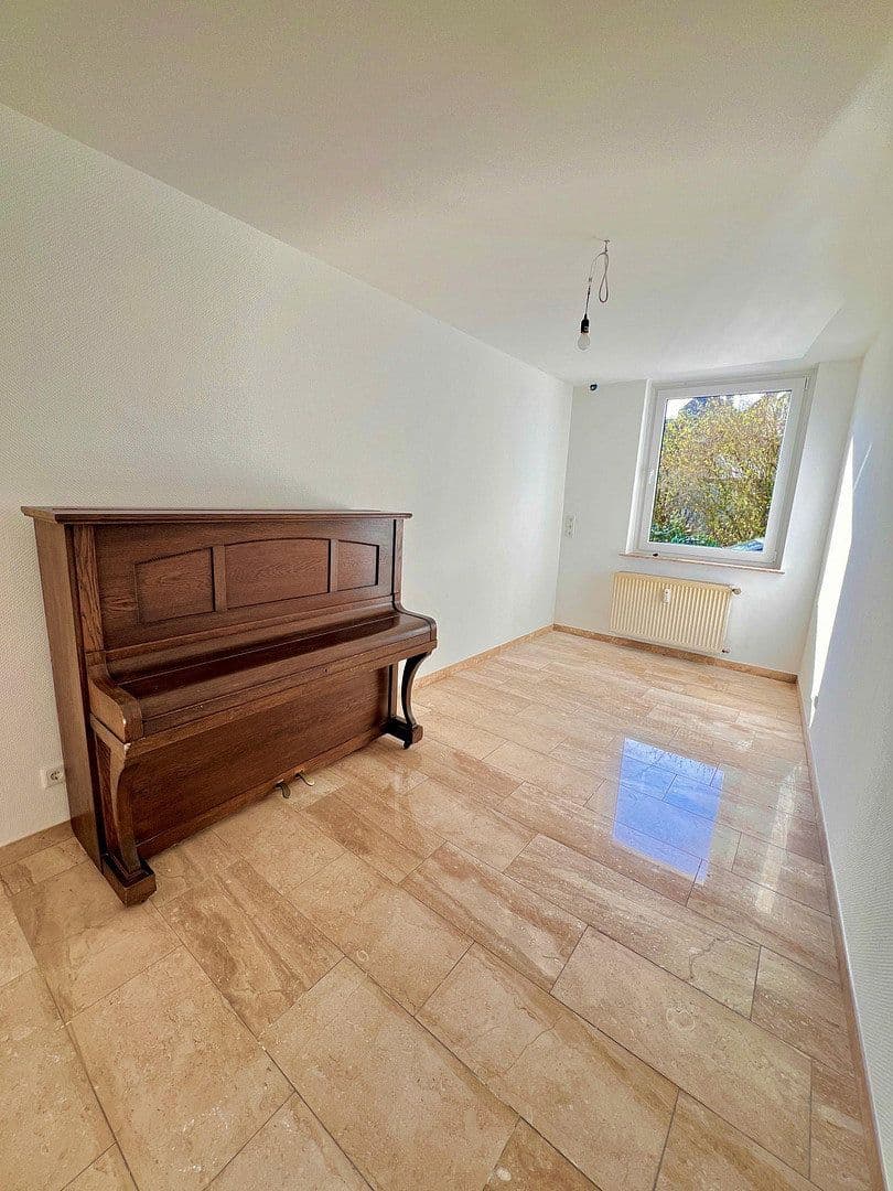 Prenájom domu 230 m², pozemek 600 m², Haller Weg 65a, Bielefeld, Severné Porýnie - Westfálsko Prenájom domu 230 m², pozemek 600 m², Haller Weg 65a, Bielefeld, Severné Porýnie - Westfálsko