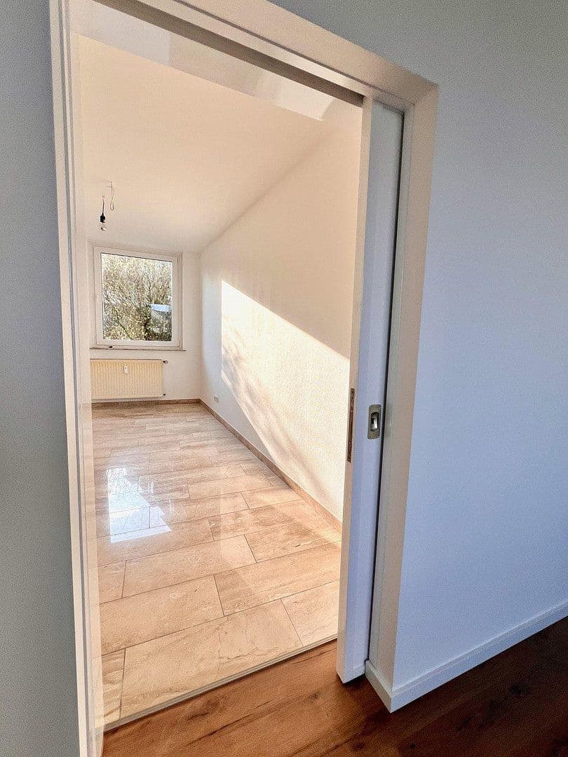 Prenájom domu 230 m², pozemek 600 m², Haller Weg 65a, Bielefeld, Severné Porýnie - Westfálsko Prenájom domu 230 m², pozemek 600 m², Haller Weg 65a, Bielefeld, Severné Porýnie - Westfálsko