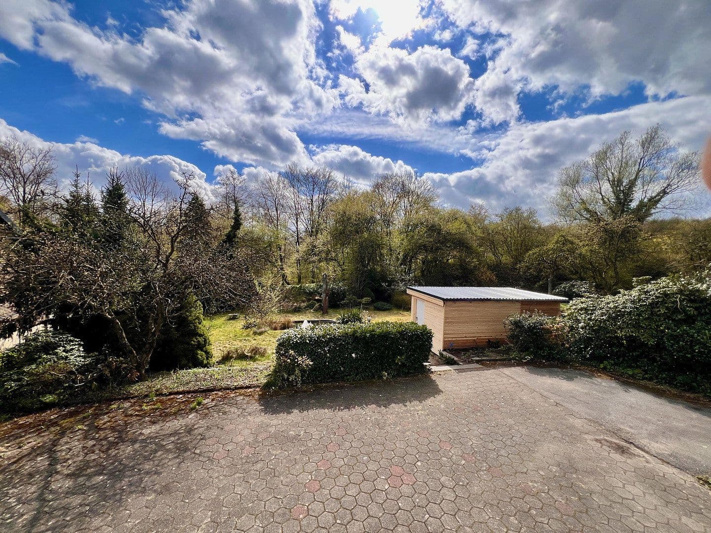 Prenájom domu 230 m², pozemek 600 m², Haller Weg 65a, Bielefeld, Severné Porýnie - Westfálsko Prenájom domu 230 m², pozemek 600 m², Haller Weg 65a, Bielefeld, Severné Porýnie - Westfálsko