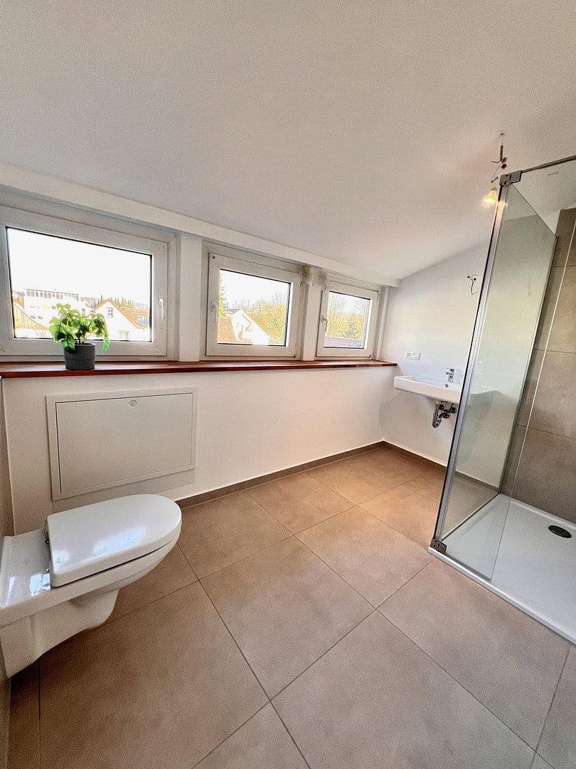 Prenájom domu 230 m², pozemek 600 m², Haller Weg 65a, Bielefeld, Severné Porýnie - Westfálsko Prenájom domu 230 m², pozemek 600 m², Haller Weg 65a, Bielefeld, Severné Porýnie - Westfálsko