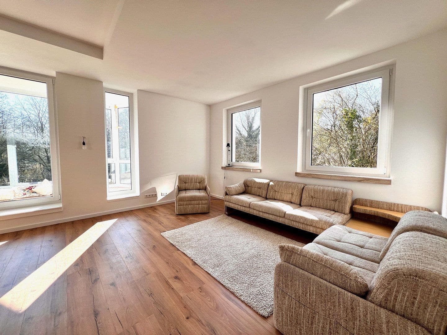 Prenájom domu 230 m², pozemek 600 m², Haller Weg 65a, Bielefeld, Severné Porýnie - Westfálsko Prenájom domu 230 m², pozemek 600 m², Haller Weg 65a, Bielefeld, Severné Porýnie - Westfálsko