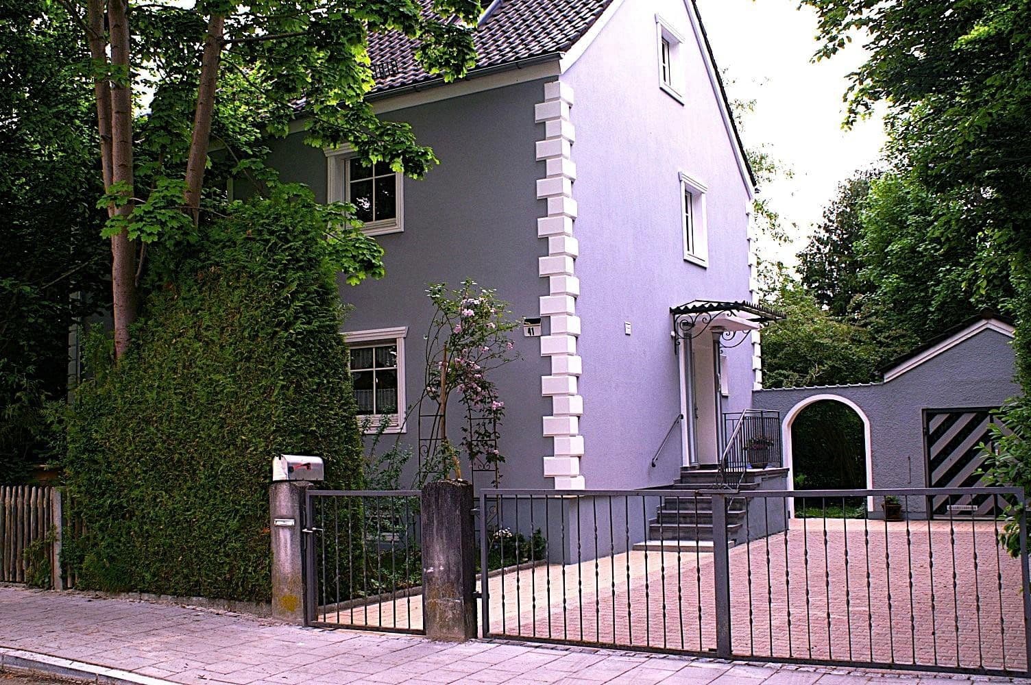 Predaj domu 130 m², pozemek 762 m², Rosenheim (Innenstadt), Bavorsko Predaj domu 130 m², pozemek 762 m², Rosenheim (Innenstadt), Bavorsko