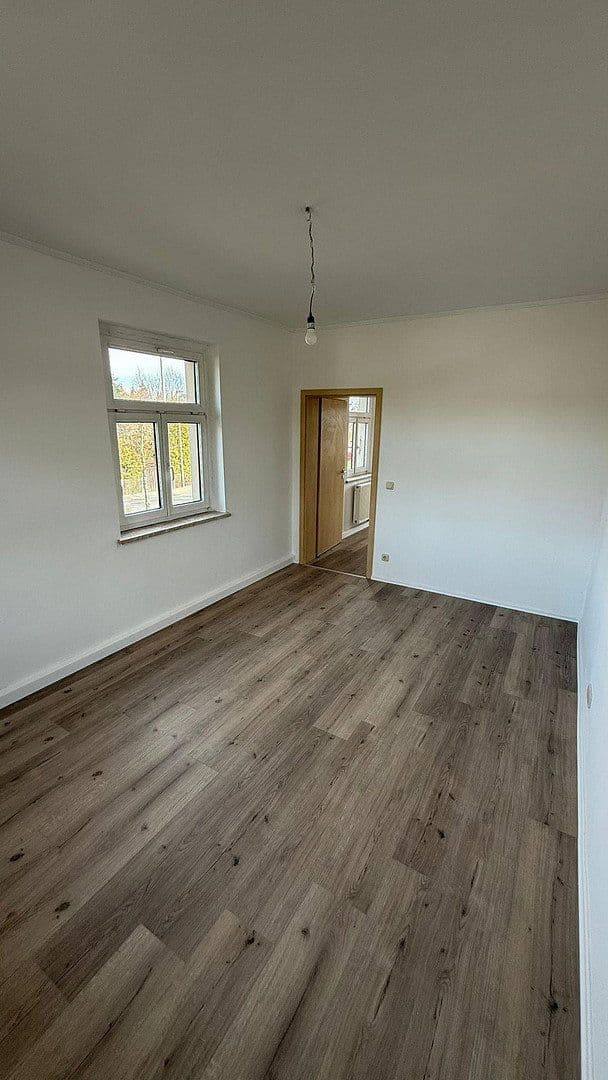 Prenájom bytu 3-izbový 90 m², Zwickau, Sasko Prenájom bytu 3-izbový 90 m², Zwickau, Sasko