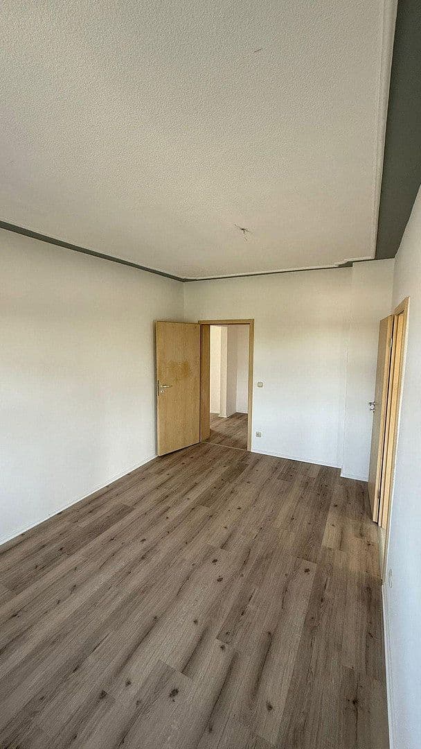 Prenájom bytu 3-izbový 90 m², Zwickau, Sasko Prenájom bytu 3-izbový 90 m², Zwickau, Sasko