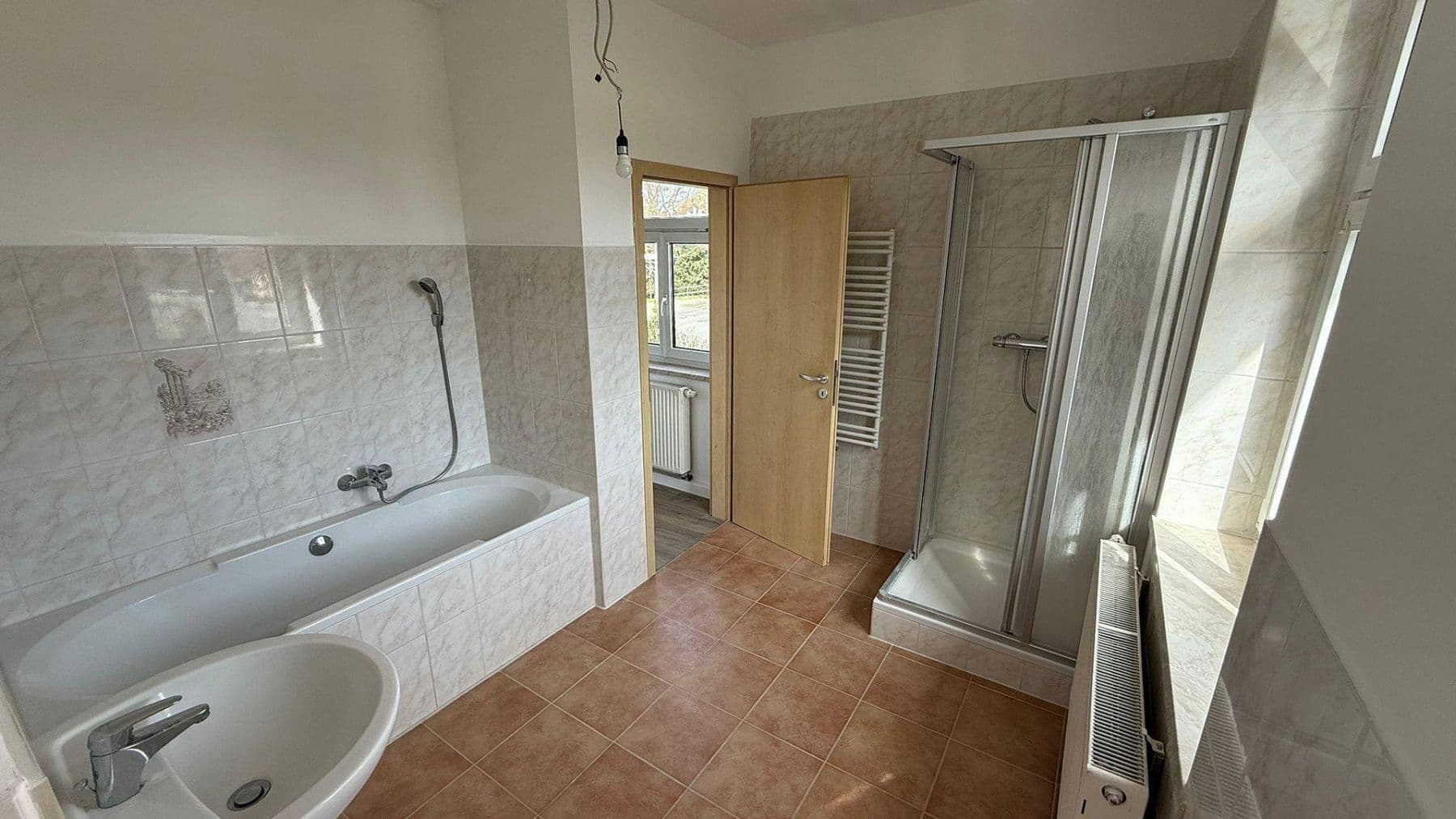 Prenájom bytu 3-izbový 90 m², Zwickau, Sasko Prenájom bytu 3-izbový 90 m², Zwickau, Sasko