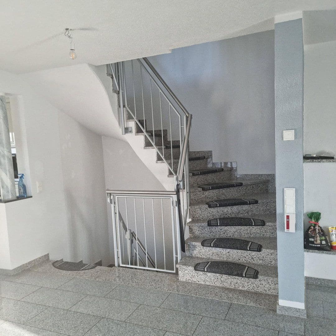 Predaj domu 161 m², pozemek 222 m², Pforzheim, Bádensko-Wurttembersko Predaj domu 161 m², pozemek 222 m², Pforzheim, Bádensko-Wurttembersko