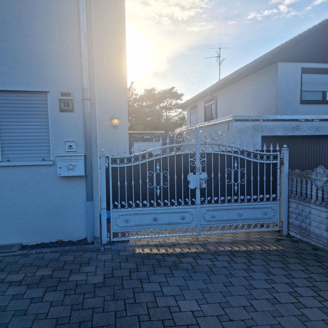 Predaj domu 161 m², pozemek 222 m², Pforzheim, Bádensko-Wurttembersko Predaj domu 161 m², pozemek 222 m², Pforzheim, Bádensko-Wurttembersko