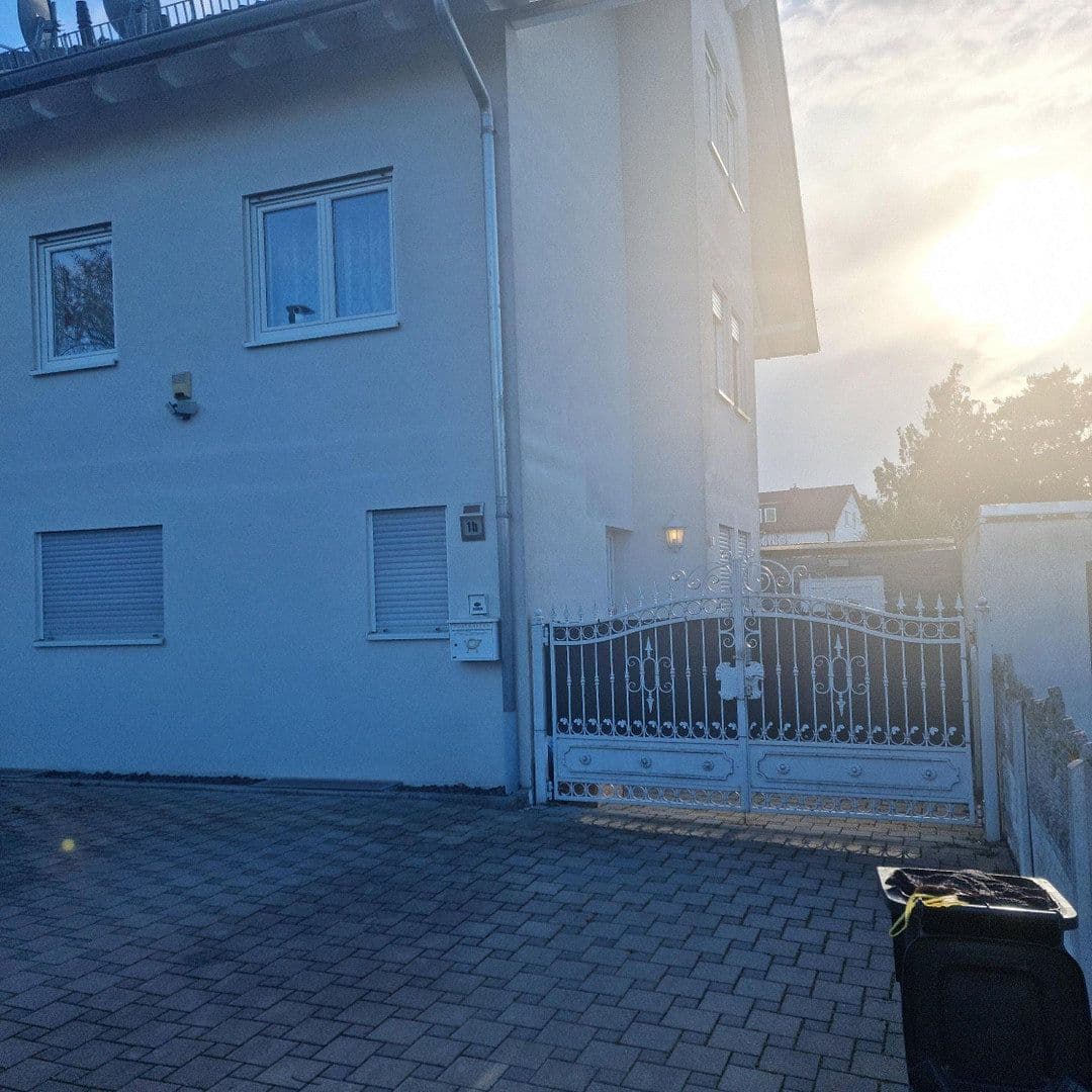 Predaj domu 161 m², pozemek 222 m², Pforzheim, Bádensko-Wurttembersko Predaj domu 161 m², pozemek 222 m², Pforzheim, Bádensko-Wurttembersko