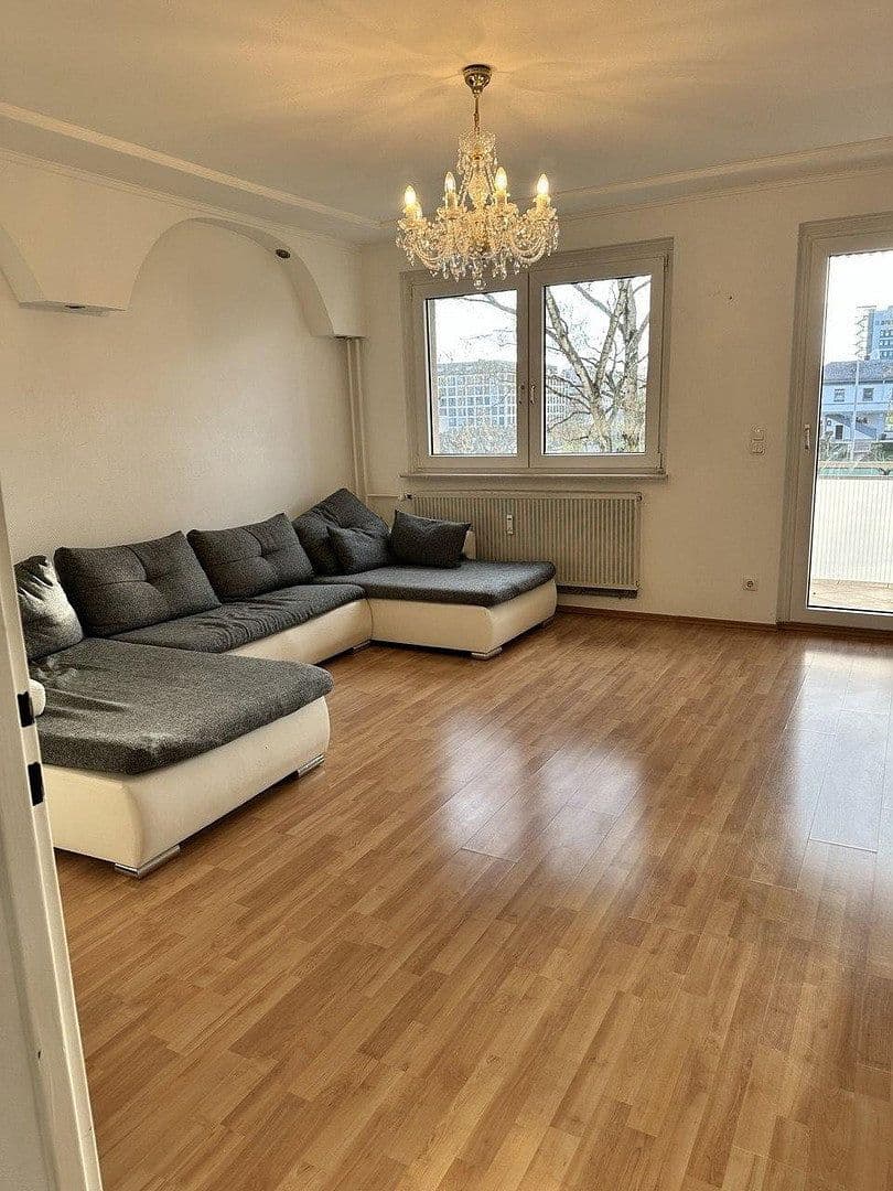 Prenájom bytu 3-izbový 70 m², Frankfurt am Main, Hesensko Prenájom bytu 3-izbový 70 m², Frankfurt am Main, Hesensko