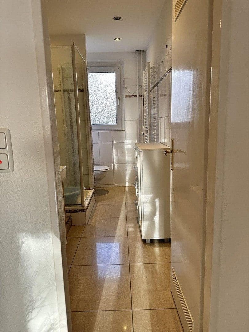 Prenájom bytu 3-izbový 70 m², Frankfurt am Main, Hesensko Prenájom bytu 3-izbový 70 m², Frankfurt am Main, Hesensko