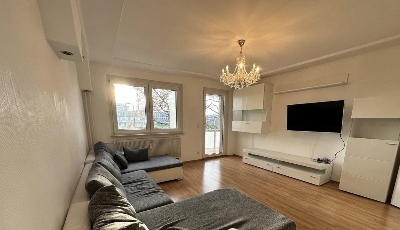 Prenájom bytu 3-izbový 70 m², Frankfurt am Main, Hesensko Prenájom bytu 3-izbový 70 m², Frankfurt am Main, Hesensko