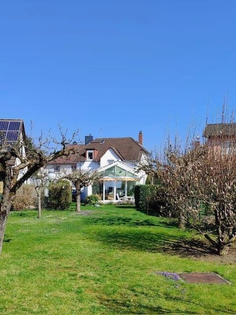 Predaj domu 130 m², pozemek 673 m², Schwalbach am Taunus, Hesensko Predaj domu 130 m², pozemek 673 m², Schwalbach am Taunus, Hesensko