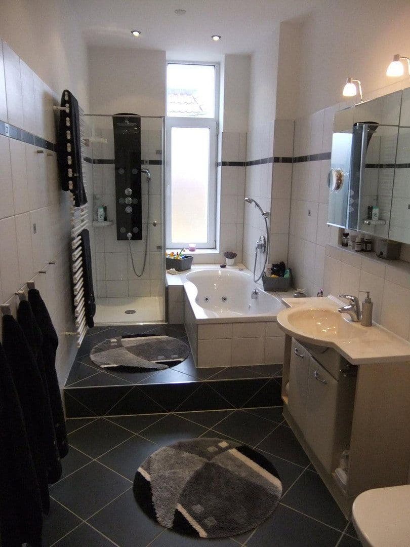 Predaj bytu 4-izbový 97 m², Treskowallee 56, Berlin, Berlín Predaj bytu 4-izbový 97 m², Treskowallee 56, Berlin, Berlín