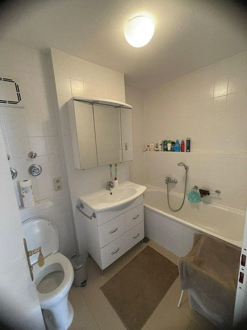 Prenájom bytu 3-izbový 75 m², Obermenzing/München, Bavorsko Prenájom bytu 3-izbový 75 m², Obermenzing/München, Bavorsko