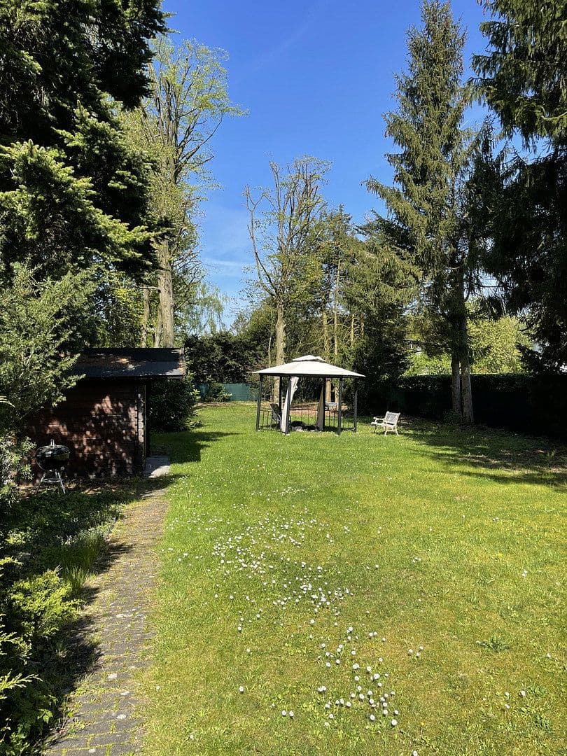 Predaj domu 240 m², pozemek 2.100 m², Bergisch Gladbach, Severné Porýnie - Westfálsko Predaj domu 240 m², pozemek 2.100 m², Bergisch Gladbach, Severné Porýnie - Westfálsko